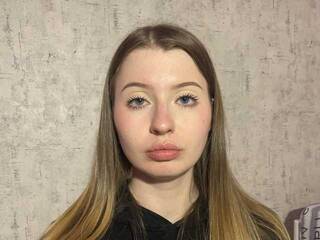 Erotinis vaizdo pokalbis DonnettaKlostermann