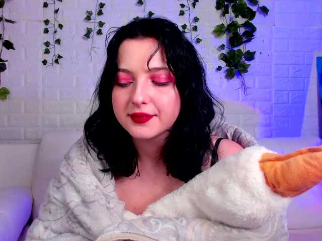 Nuotraukos dream-fox LETS HAVE SOME FUN! CUM IN PVT @remain tokens left BEFORE HARD SQUIRT SHOW