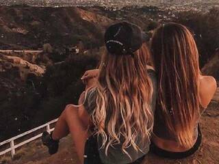 Erotinis vaizdo pokalbis Dreamy-Duo