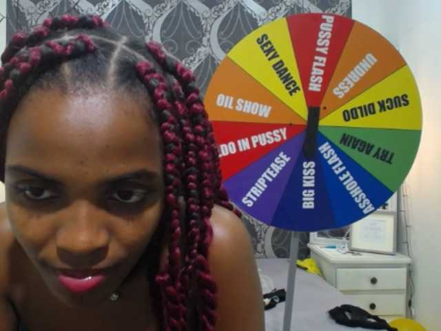 Nuotraukos EbonyLinda Hello guys :) Welcome to my oil show, you want to play with me ?do not forget to leave your gift #teen #bigboobs #latina #squirt #deep #cum