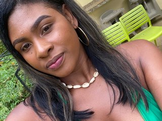Erotinis vaizdo pokalbis EbonyyQueenn