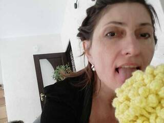 Erotinis vaizdo pokalbis Eleanesa