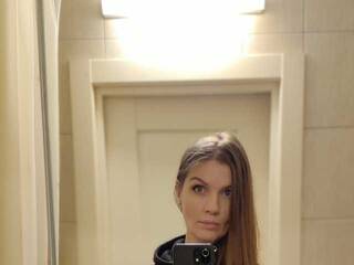 Erotinis vaizdo pokalbis ElieArt