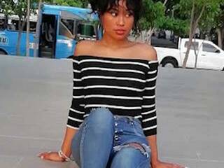 Erotinis vaizdo pokalbis elisamarchel