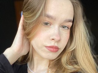 Erotinis vaizdo pokalbis ElizabethBennett