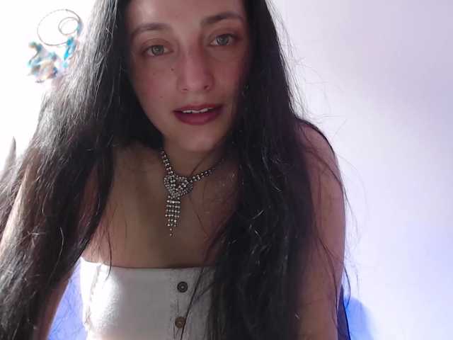 Nuotraukos elizabetheyes latina #hairy #feet #teen #daddy #bigboobs Im a cutie and naughty girl PLease make me feel good. Lovense on