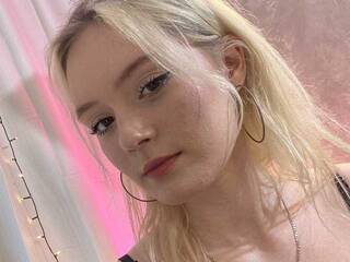 Erotinis vaizdo pokalbis Ellefanning