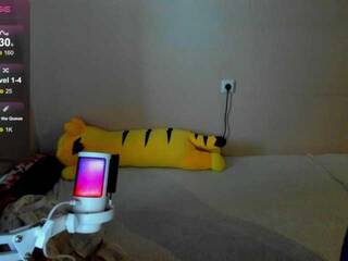 Erotinis vaizdo pokalbis ElliMilka