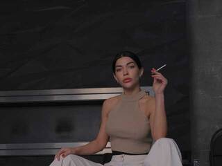 Erotinis vaizdo pokalbis EllisMoor