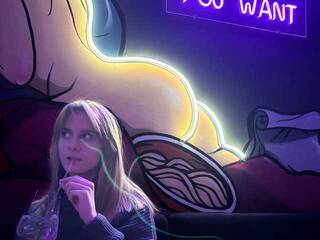 Erotinis vaizdo pokalbis EllyKetto