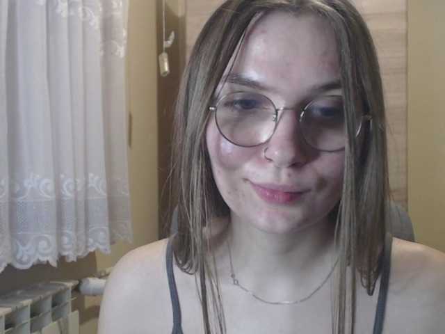 Nuotraukos Ellyxcute Hey there :) lets have some naughty & kinky fun