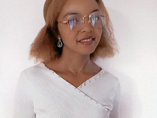 Erotinis vaizdo pokalbis ELODIE12