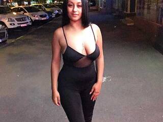 Erotinis vaizdo pokalbis Elsaann