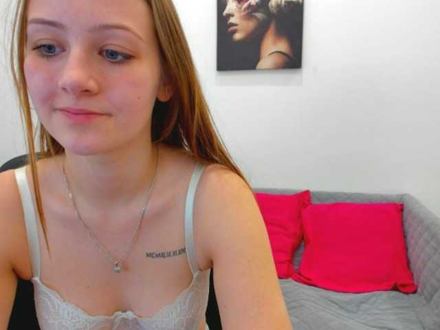 Nuotraukos ElsaJean18 Enjoy my lovely #hot show! Warm welcome to everybody! I want to feel you guys #hot #teen #dance #show