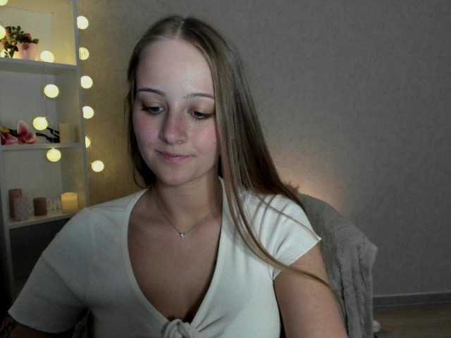 Nuotraukos ElsaJean18 Enjoy my lovely #hot show! Warm welcome to everybody! I want to feel you guys #hot #teen #dance #show