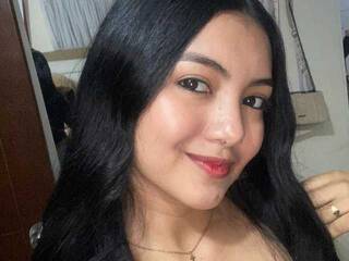 Erotinis vaizdo pokalbis Emi-latingirl