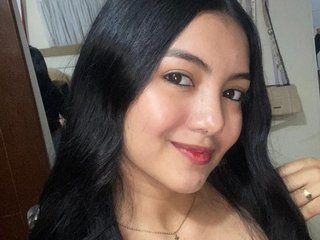 Erotinis vaizdo pokalbis Emi-latingirl