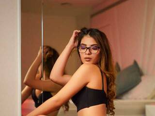 Erotinis vaizdo pokalbis Emili-Roose