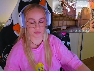 Erotinis vaizdo pokalbis Emili1-