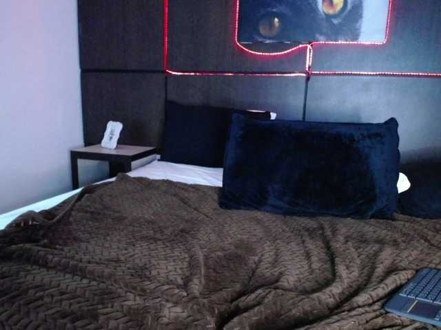Nuotraukos Emily-ayr Hello guys ♥♥ welcome to my room #new #feet #latina #bigass #cute