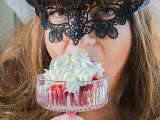 Erotinis vaizdo pokalbis Emily-BOOBS-