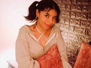 Erotinis vaizdo pokalbis EmilyCooper1