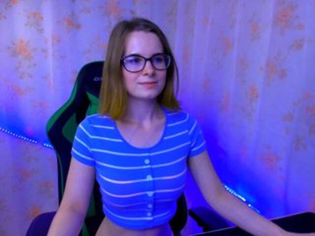 Transliacijos ekrano nuotraukos EmilyKissy