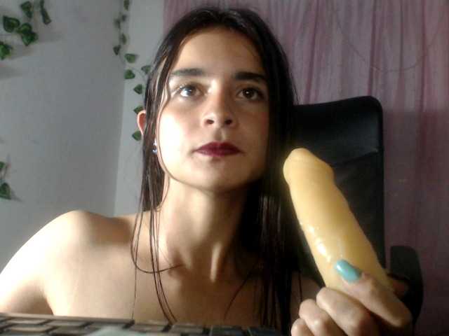 Nuotraukos emma-777 I will touch my pussy for you