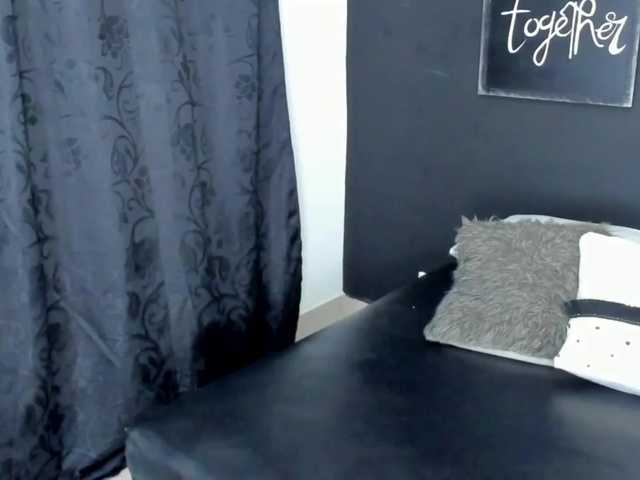 Nuotraukos EmmaCole 642 make me feel so good, when i m very wet i show you my pussy --- instant and multysquirt in goal