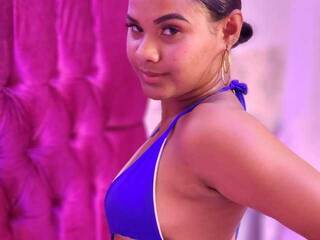 Erotinis vaizdo pokalbis EmmaDawson