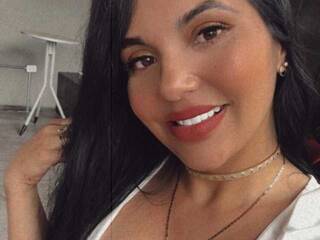 Erotinis vaizdo pokalbis EmmaDiamond