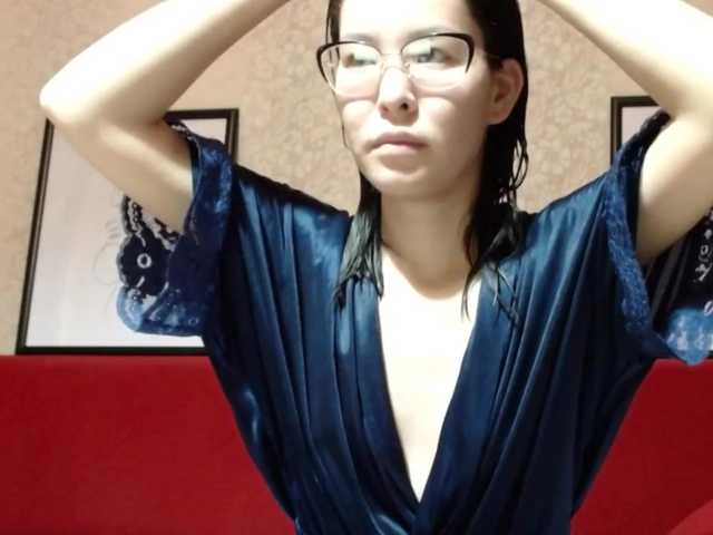 Nuotraukos EmmaVole Hey guys!:) Goal- #Dance #hot #pvt #c2c #fetish #feet #roleplay Tip to add at friendlist and for requests!