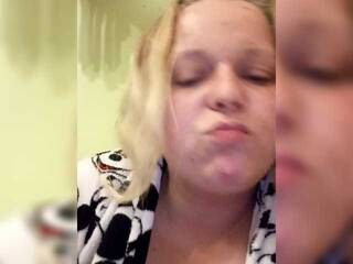 Erotinis vaizdo pokalbis EmmaXlove