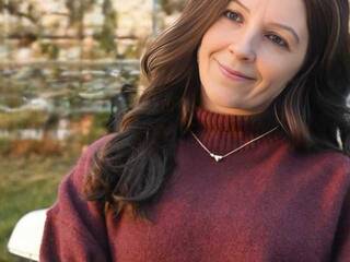 Erotinis vaizdo pokalbis Emmie-Lise