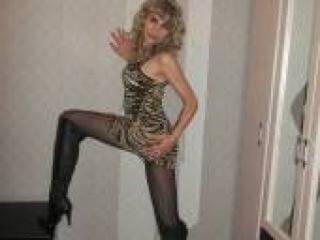 Erotinis vaizdo pokalbis emmlianna