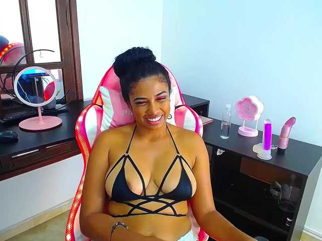 Nuotraukos emmy-rosse Hey loves!! I'm Emmy rosse! the saturday is my brithday !! HELP MY CAR #latina #lovense #GOAL BODY OIL - FOR 90 TKS