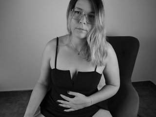Erotinis vaizdo pokalbis Emy-Lana