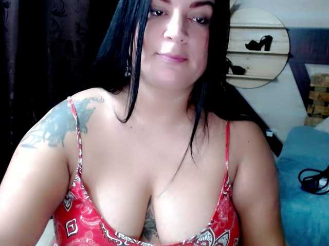 Nuotraukos emycurvy Lovense interactive whit your tips #ass#bbw#bigboobs#squirt#belly#feet#hairy