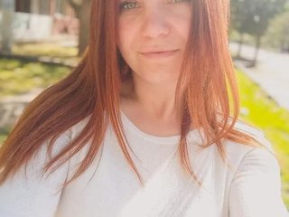 Erotinis vaizdo pokalbis EstelleMillie