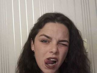 Erotinis vaizdo pokalbis Ethel-Peterson