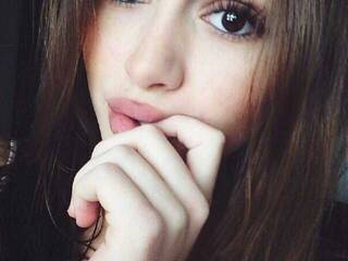 Erotinis vaizdo pokalbis EvaCute