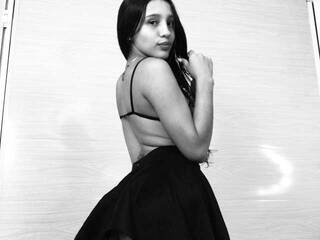 Erotinis vaizdo pokalbis Evangeline18