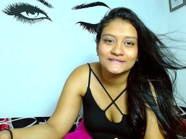 Nuotraukos EvanHot Doble penetracion #latina #hot #pussy # CAM2CAM #dirtytalk @come make me moan control my vibrations