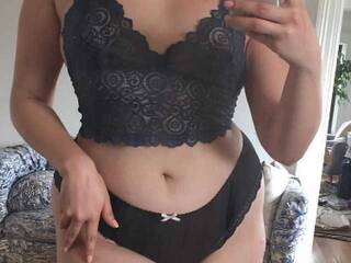 Erotinis vaizdo pokalbis EvaPrettyDoll