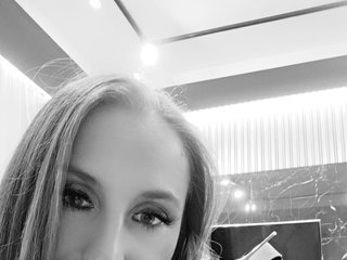 Erotinis vaizdo pokalbis EvelynFantasy