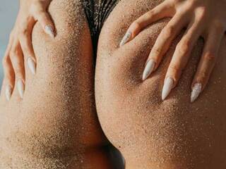 Erotinis vaizdo pokalbis Evelynne---Lisa