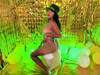 Erotinis vaizdo pokalbis ExxoticValery