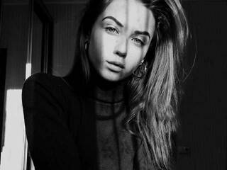 Erotinis vaizdo pokalbis F-O-M-A