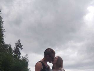 Erotinis vaizdo pokalbis F0XandM00N