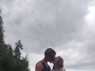 Erotinis vaizdo pokalbis F0XandM00N